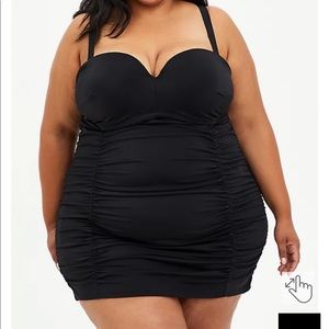TORRID RUCHED RETRO MID-LENGTH SWIM DRESS - BLACK SIZE 5